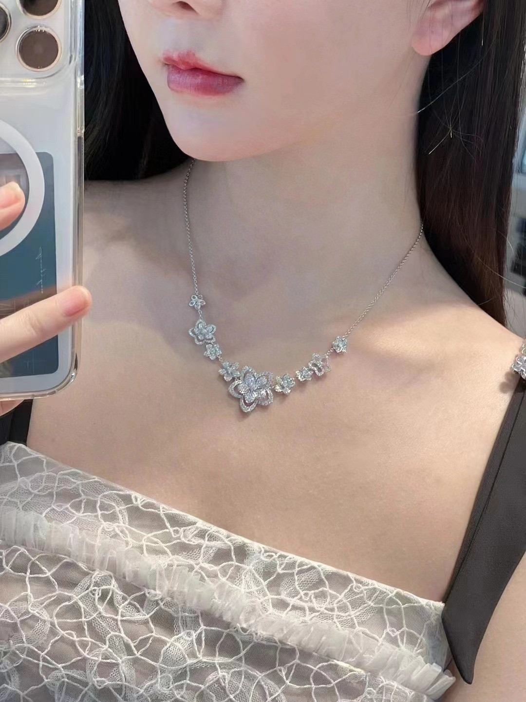 Graff Multi-flower necklace