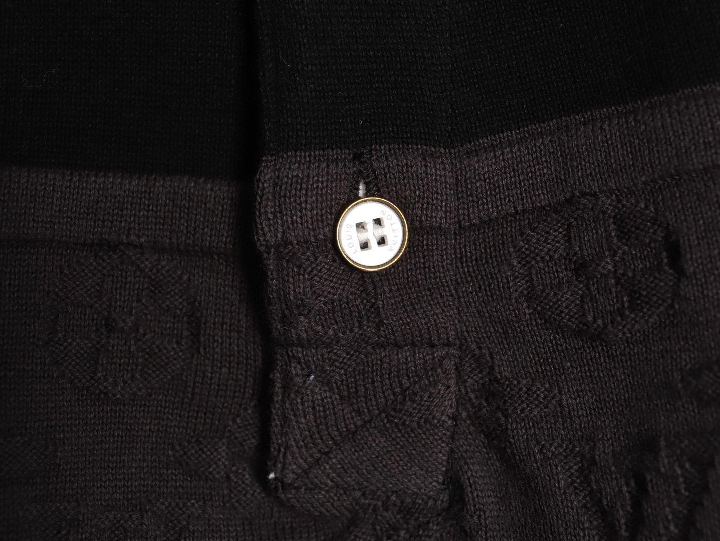 L0vis Vvtt0n Hoodies