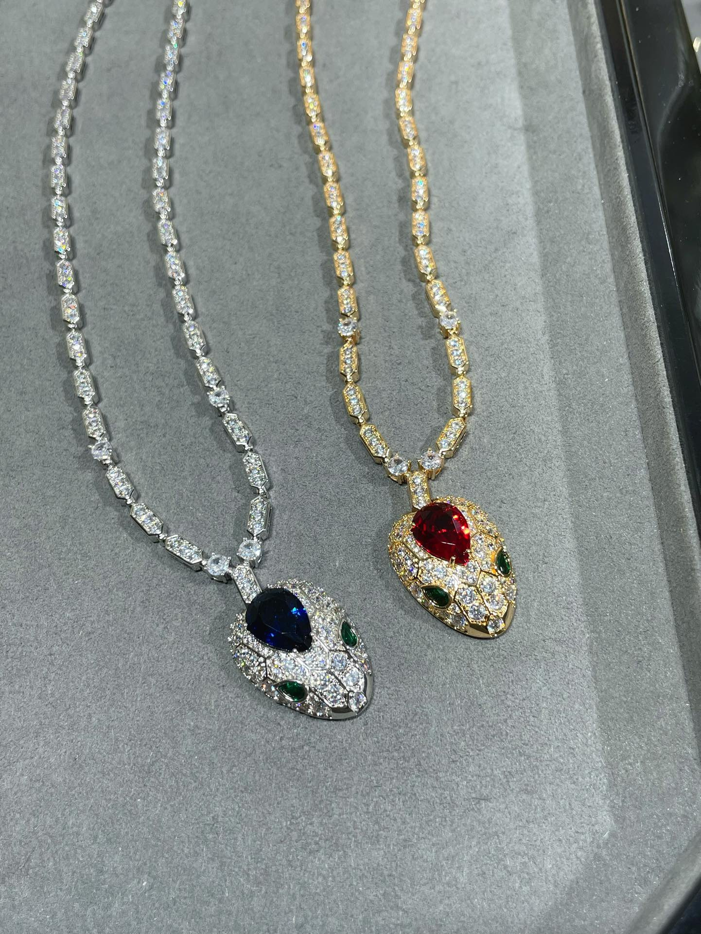Bv1g*ai Water Drop Snake Necklace