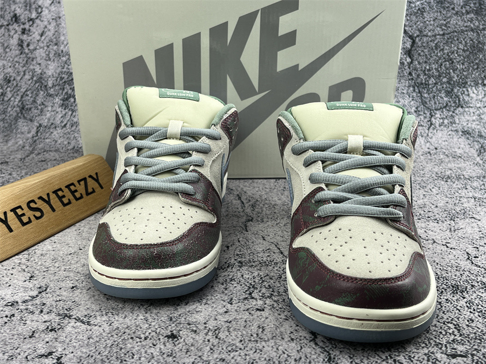 UA NIKE CRENSHAW SKATE CLUB X DUNK LOW SB