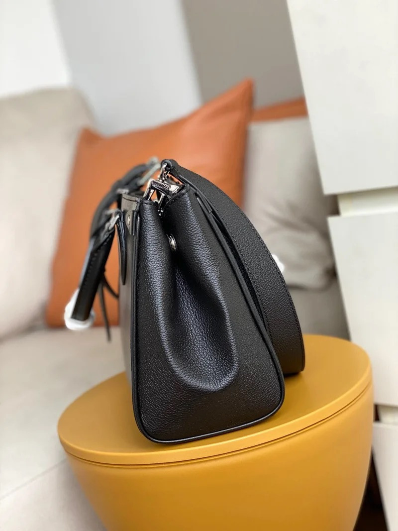LV GRENELLE TOTE MM M57680