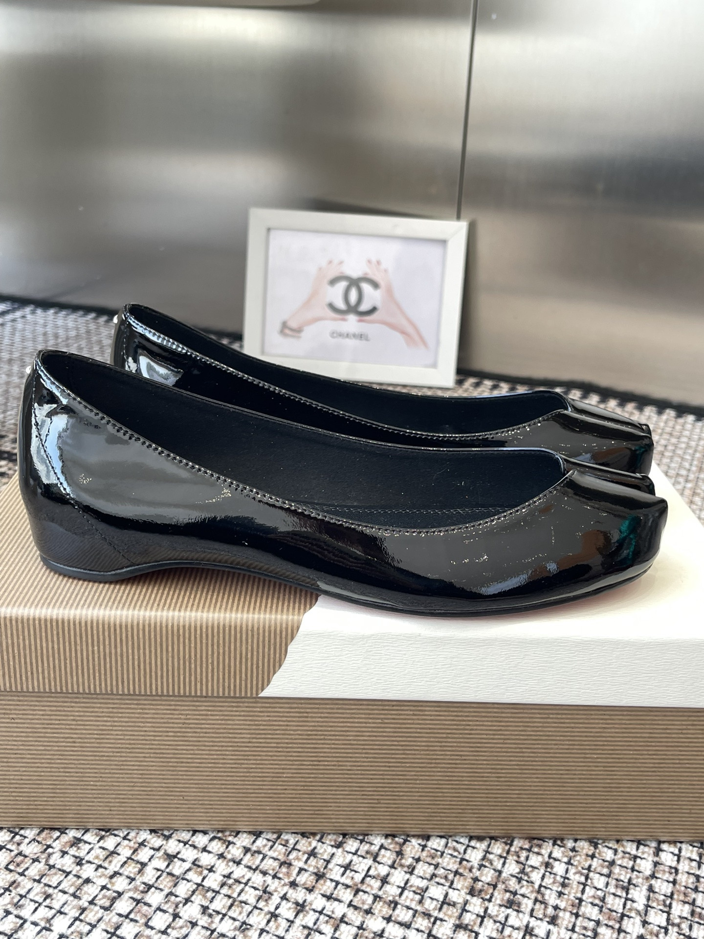 UA Chr1st1an Louboutin x Ma1s0n Marg*e1a Tabi Leather Ballet Flats