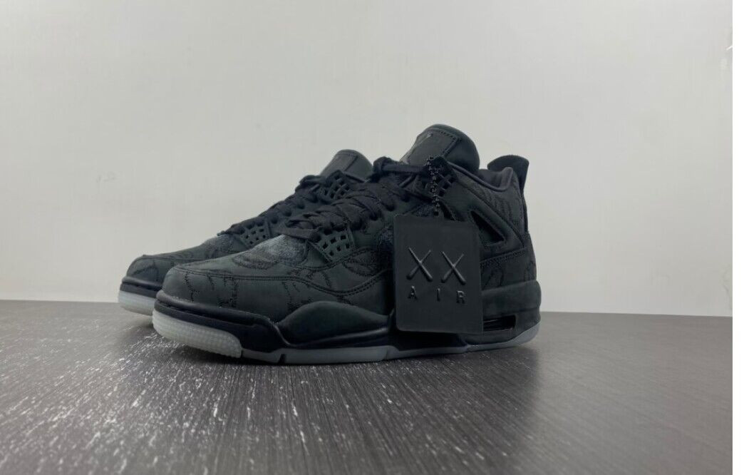 UA AIR JORDAN 4 RETRO KAWS
