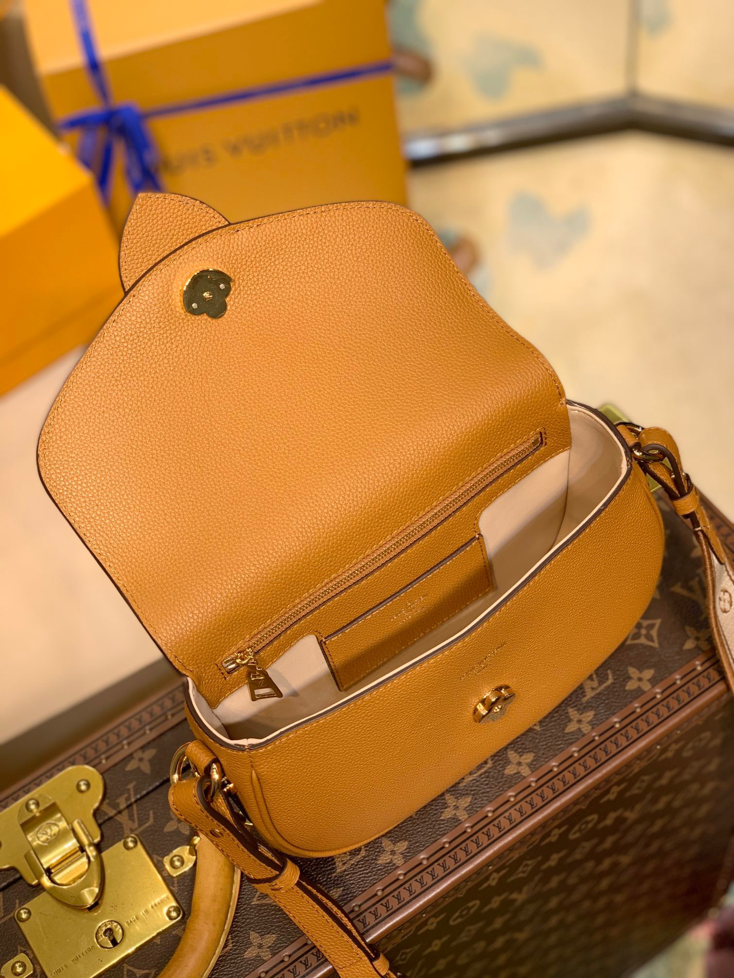 LV PONT 9 SOFT PM M58729