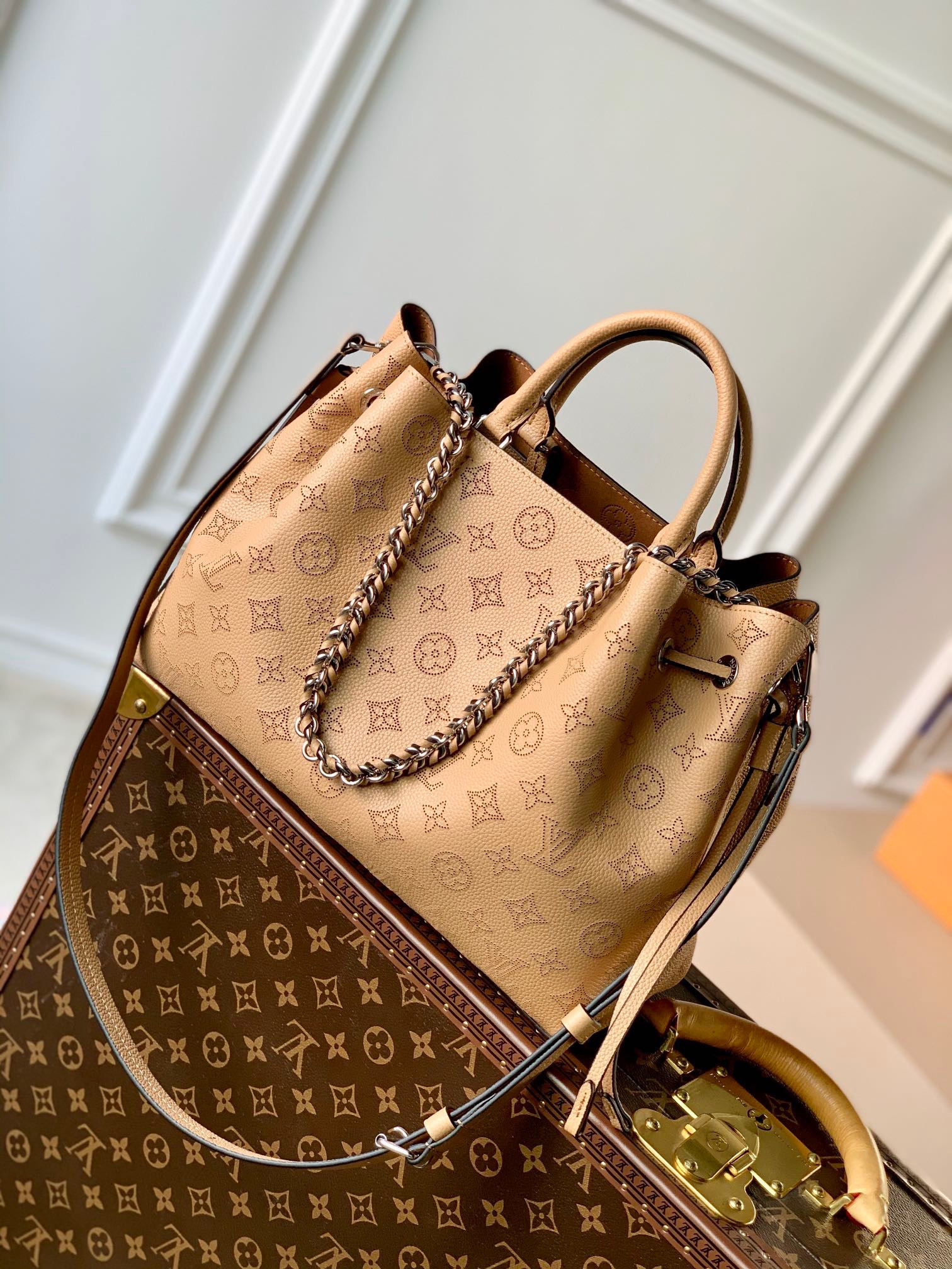 Bella tote M59655