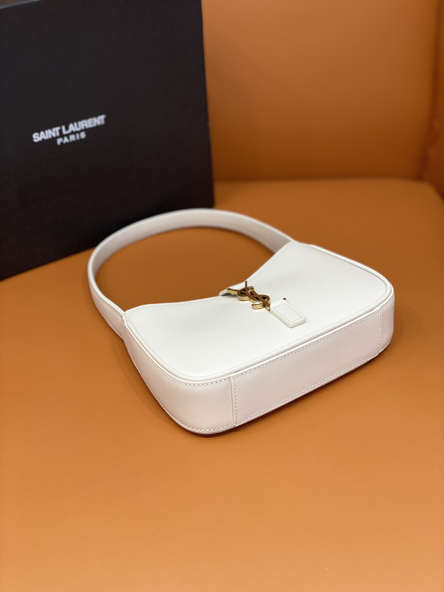 Y51 MINI LE 5 À 7 IN SMOOTH LEATHER BLANC VINTAGE 19 X 11.5 X 4.5 CM