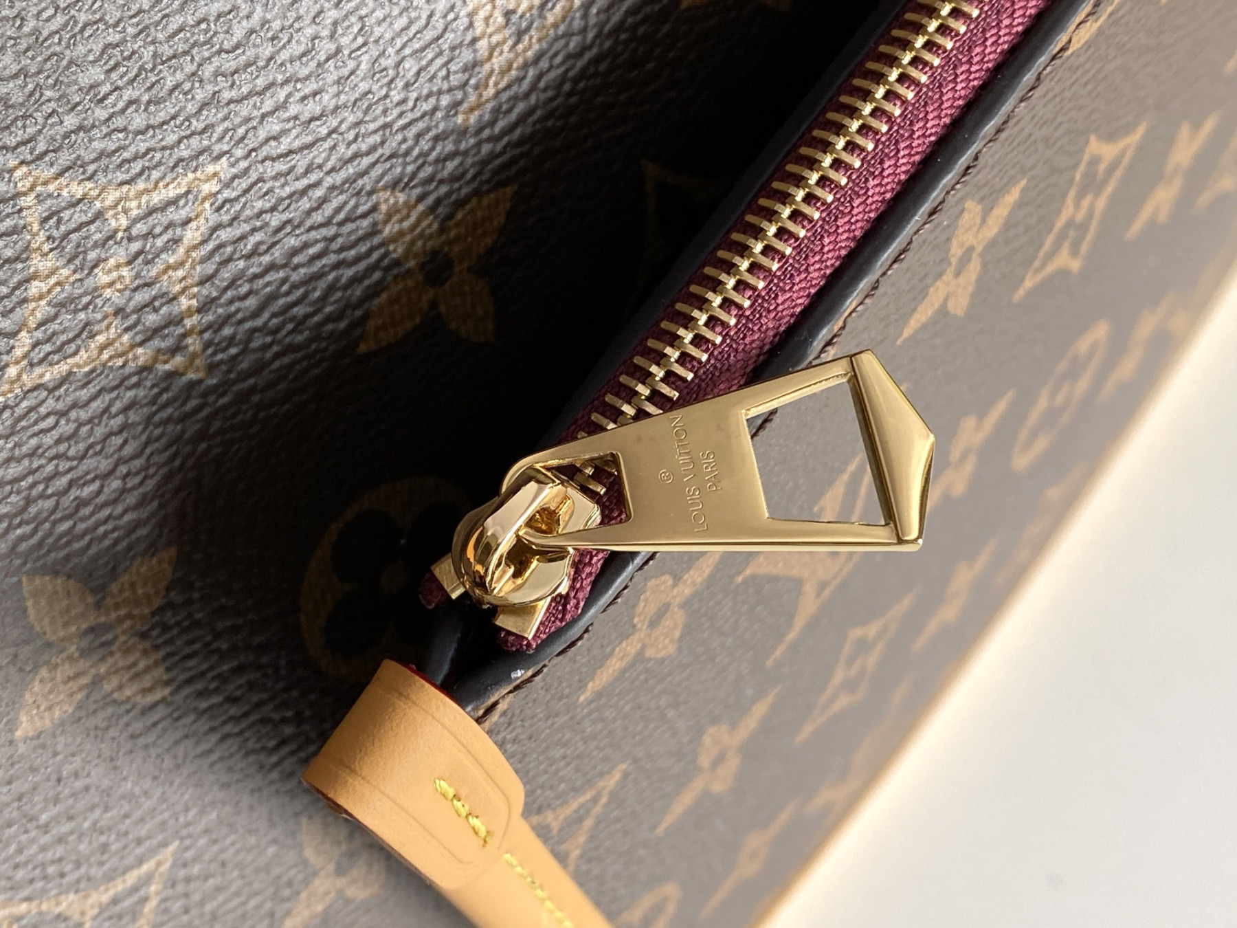 LV CARRYALL MM M46197
