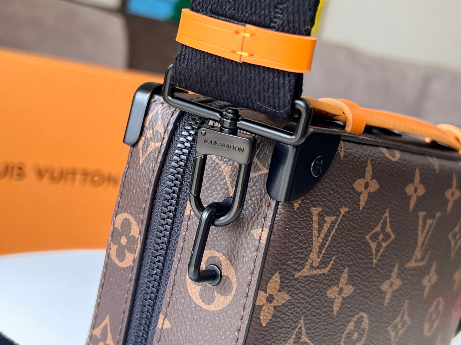 LV  Handle Soft Trunk M46689 21.5x15x7cm