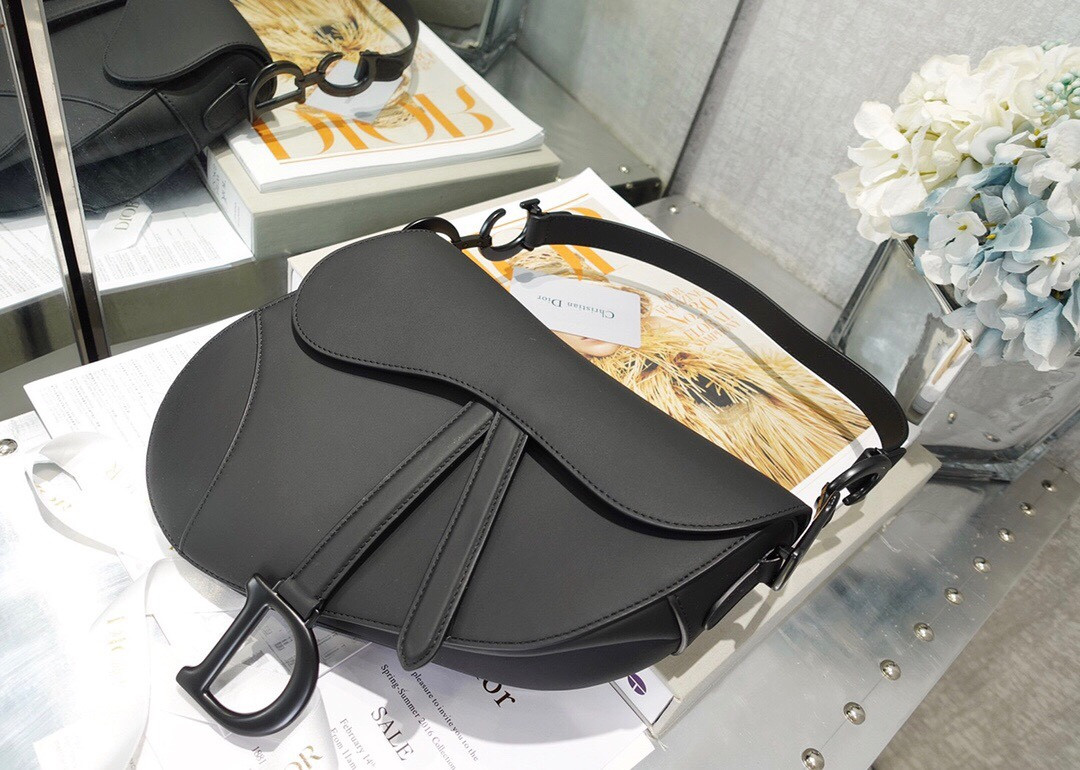 SADDLE BAG WITH STRAP Black Ultramatte Calfskin 25.5x20x6.5cm