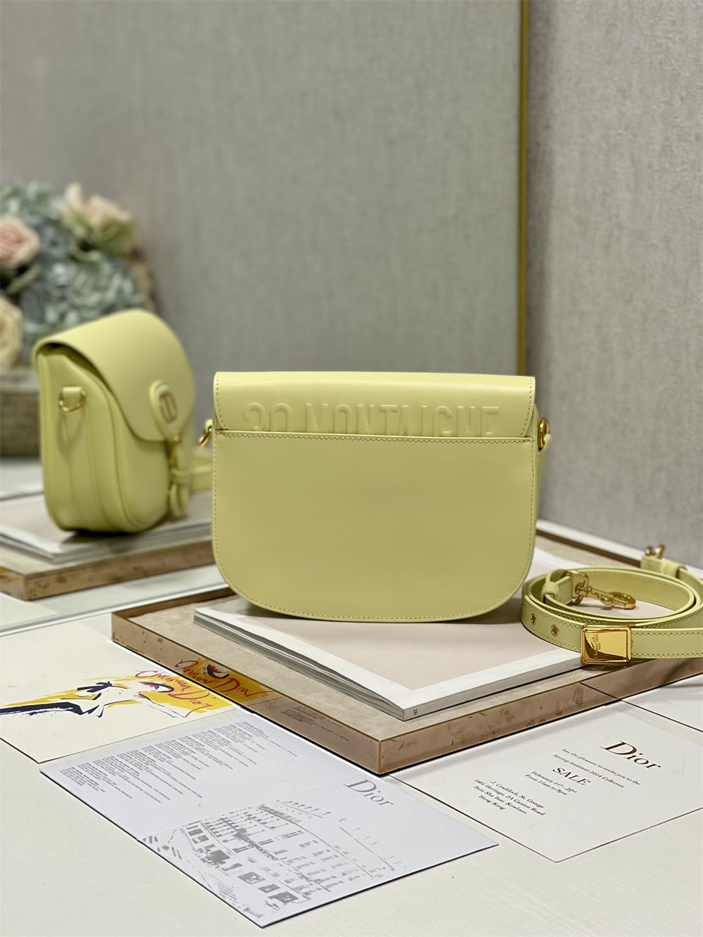 MEDIUM D10r BOBBY BAG Light Green Box Calfskin