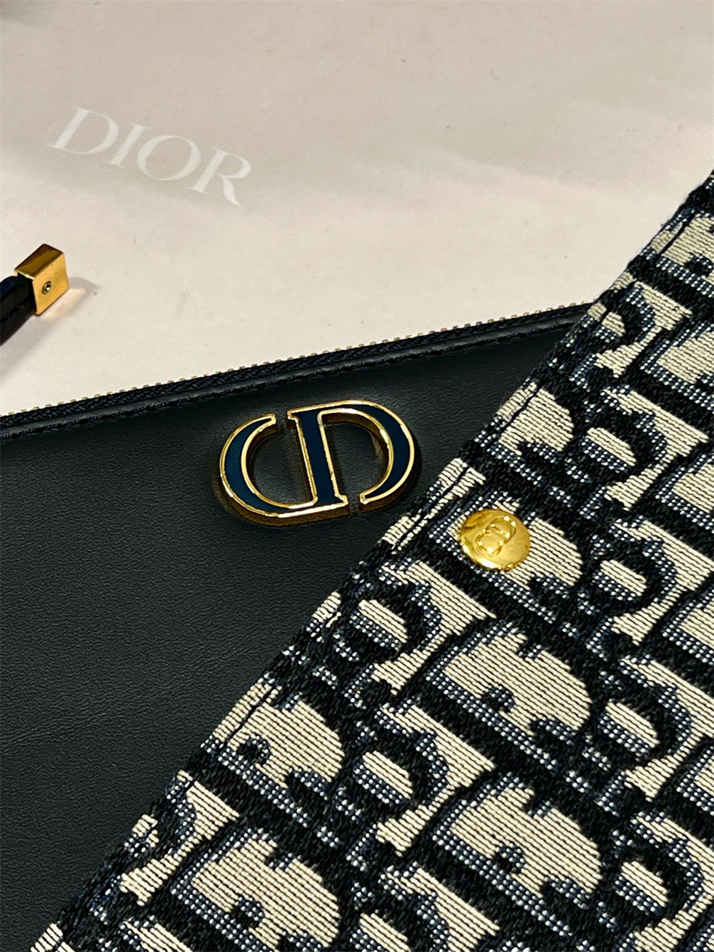 D10r 30 MONTAIGNE AVENUE BAG Blue D10r Oblique Jacquard 22.5 x 12.5 x 6.5 cm