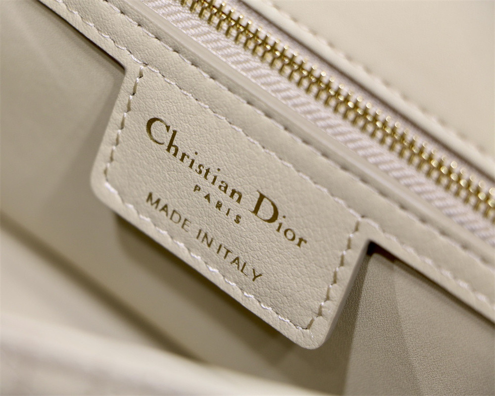 MEDIUM D10r CARO BAG Beige S*pple Cannage Calfskin 25.5 x 15.5 x 8 cm