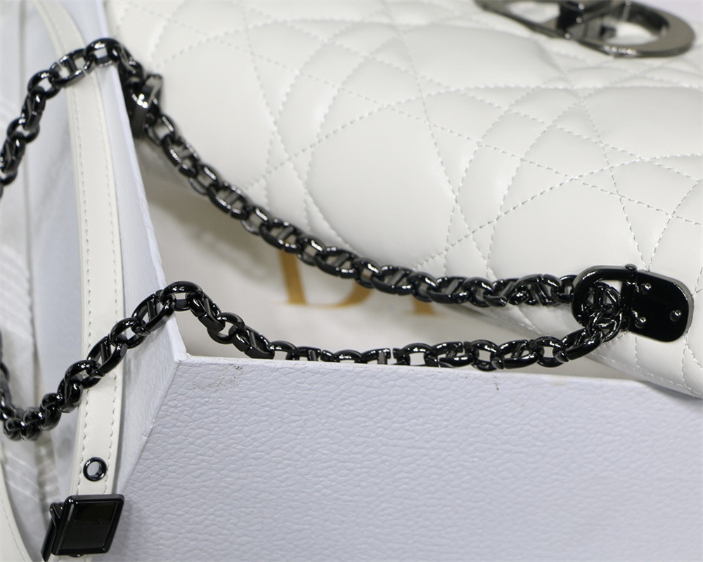 MEDIUM D10r CARO BAG IVORY S*pple Cannage Calfskin 25.5 x 15.5 x 8 cm