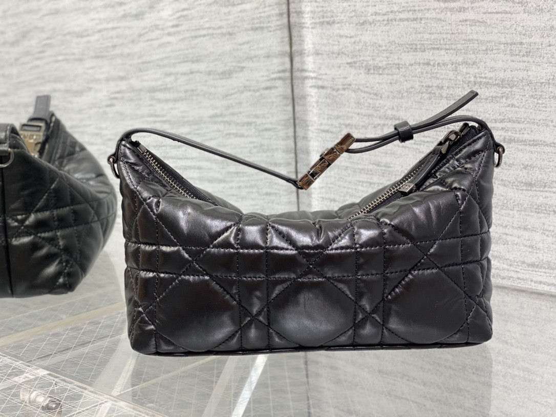 MEDIUM D10r TRAVEL NOMAD POUCH BLACK
