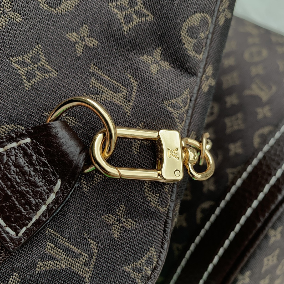 LV PETIT BUCKET M42238