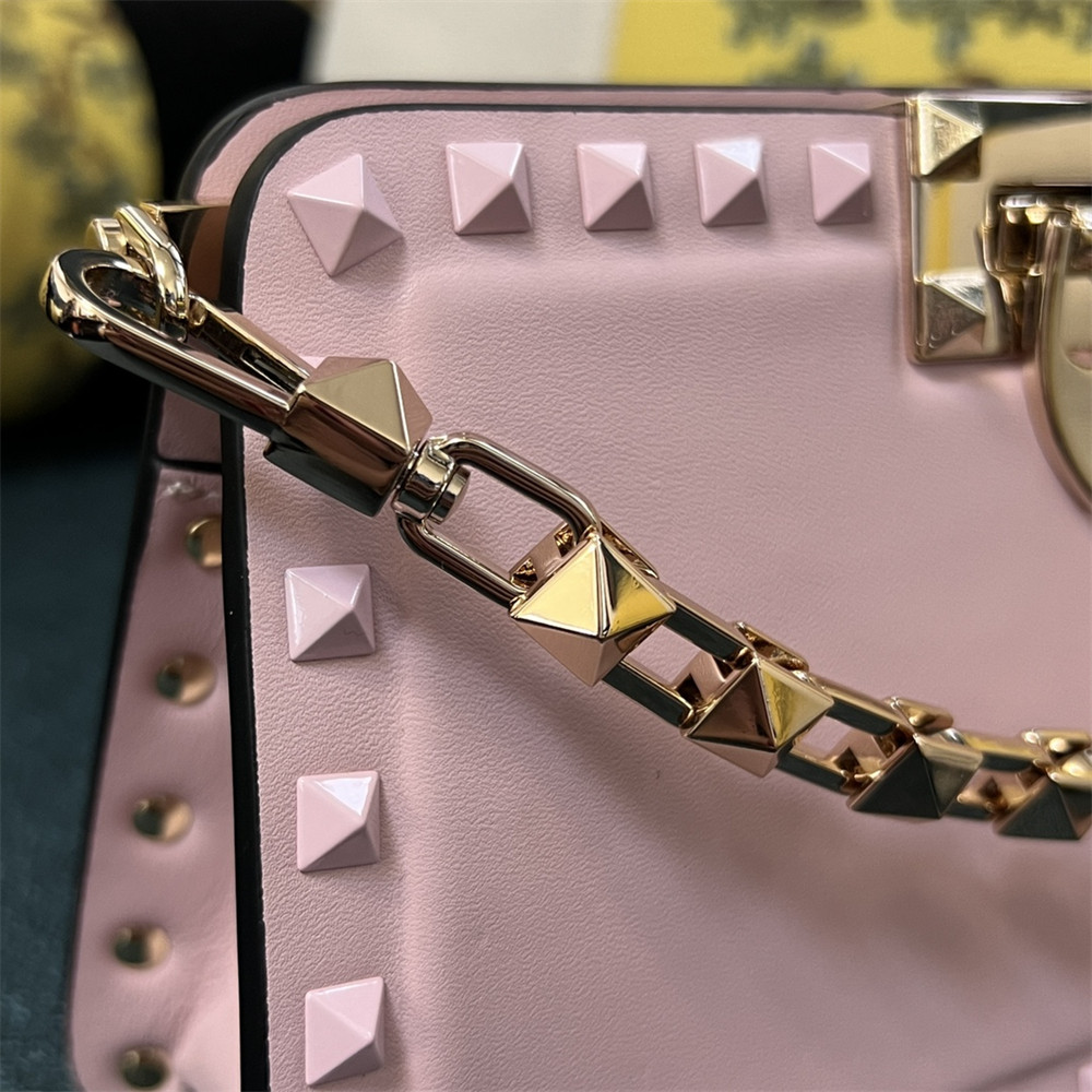 Va1e*ntin0 GARAVANI ROCKSTUD23 SMALL SMOOTH CALFSKIN SHOULDER BAG PINK