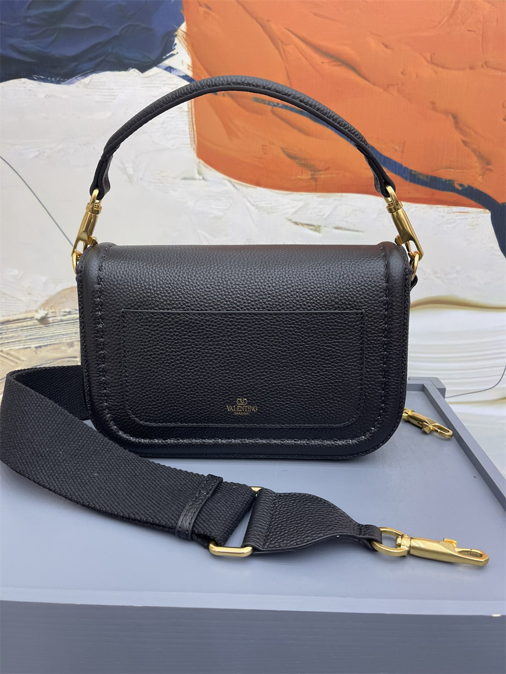 Va1e*ntin0 GARAVANI ALLTIME GRAINY CALFSKIN SHOULDER BAG BLACK 23.5x18X8cm