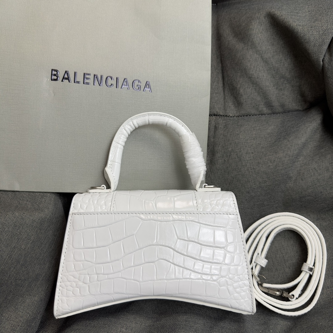 Ba1en*iaga WOMEN