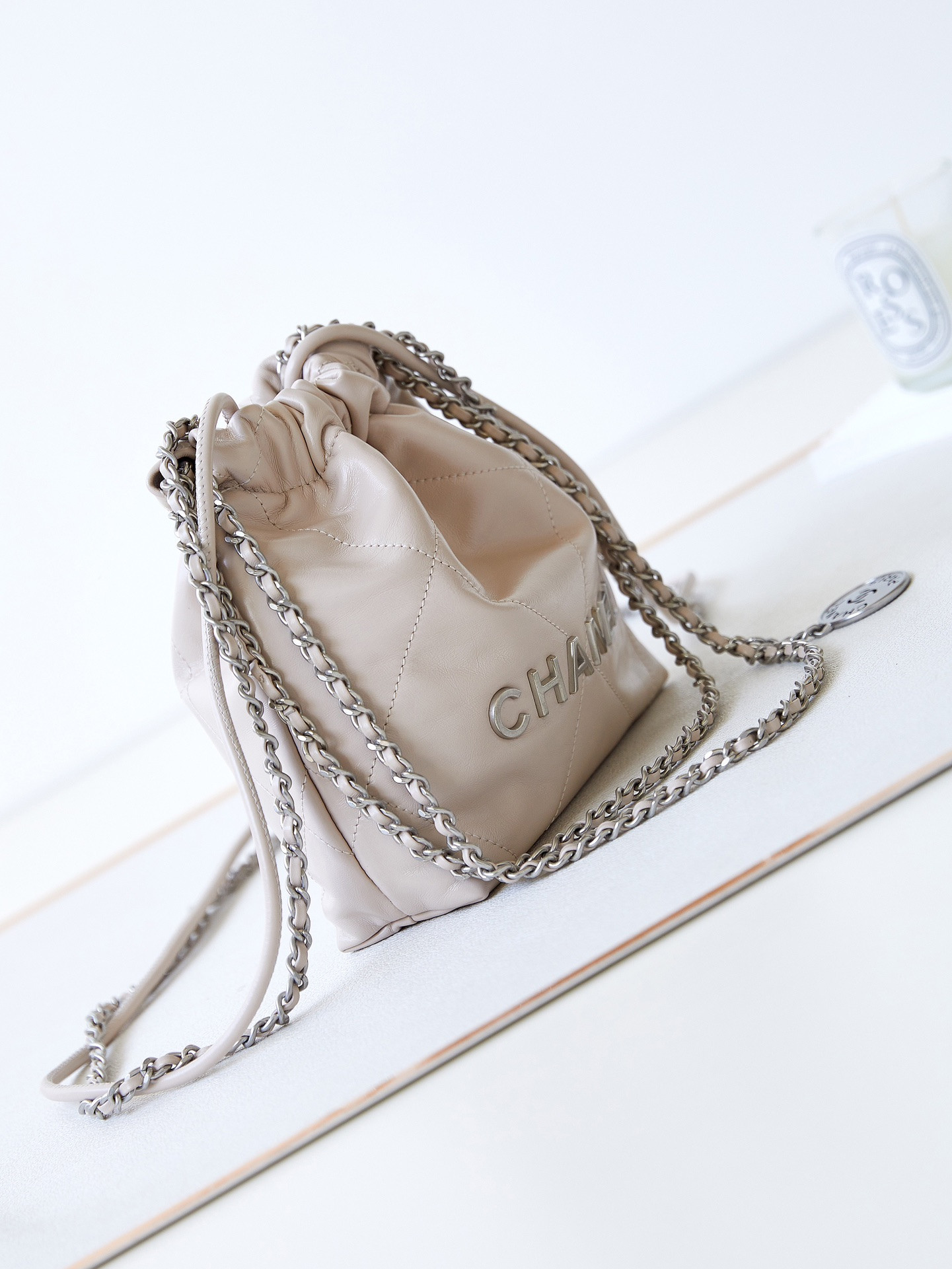 Ch**el 22 MINI HANDBAG Shiny Calfskin Apricot 7.8 × 7.4 × 2.3 in