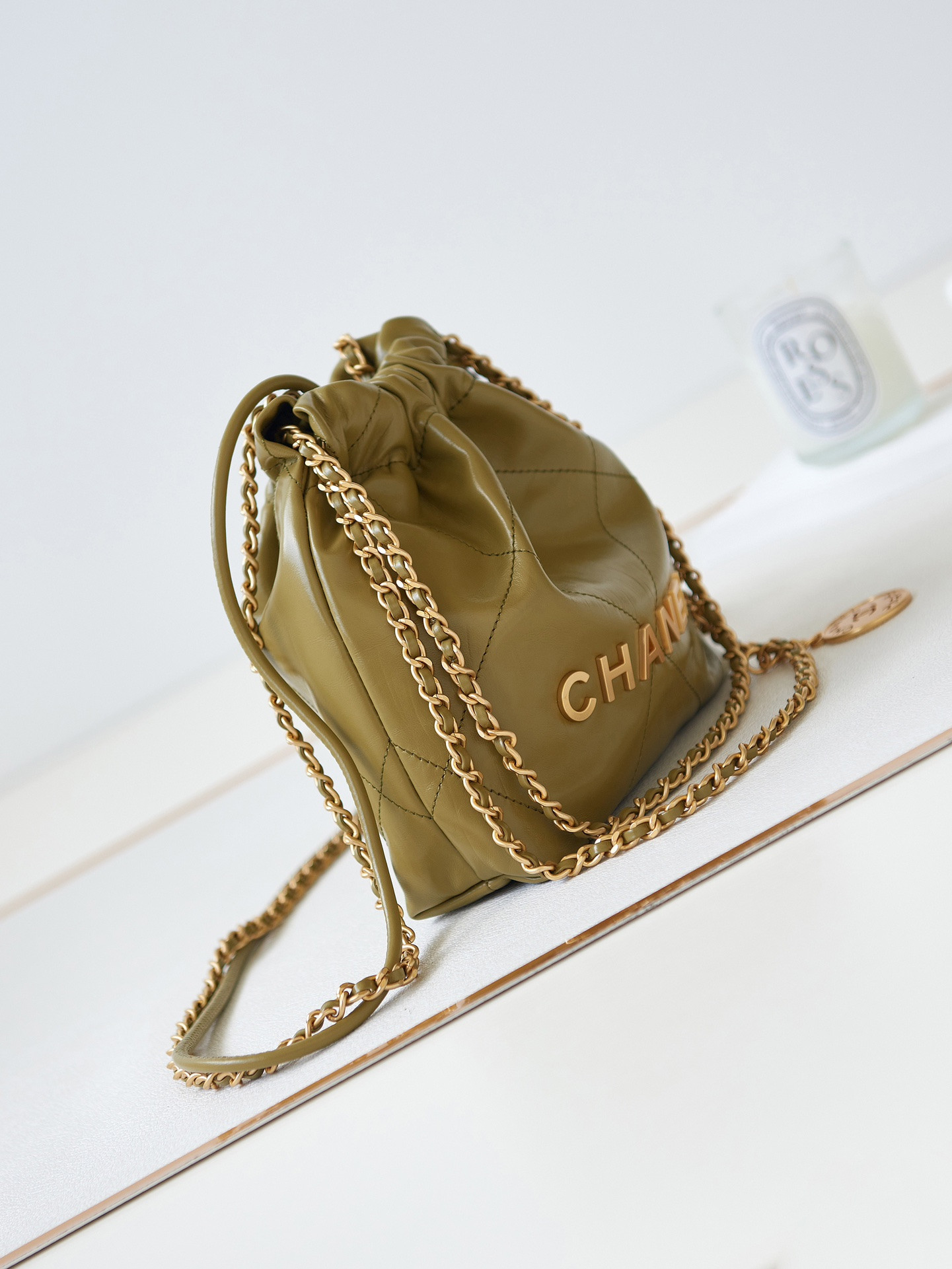 Ch**el 22 MINI HANDBAG Shiny Calfskin GREEN 7.8 × 7.4 × 2.3 in