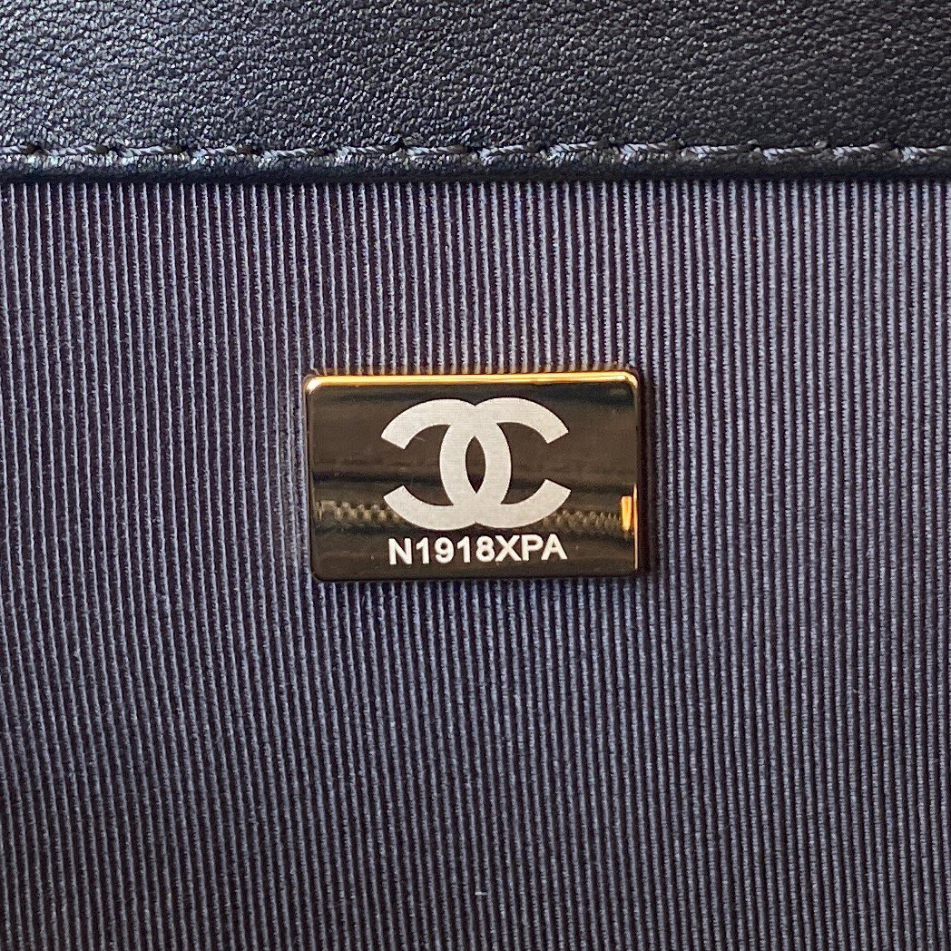 Ch**el BAGUETTE BAG 16.5×26.5×5cm