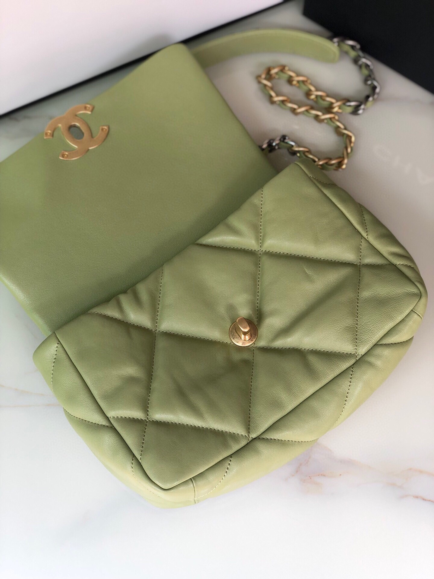 Ch**el 19 HANDBAG Shiny Leather, Gold-Tone, Silver-Tone & Ruthenium-Finish Metal Light Green 6.2 × 10.1 × 3.5 in