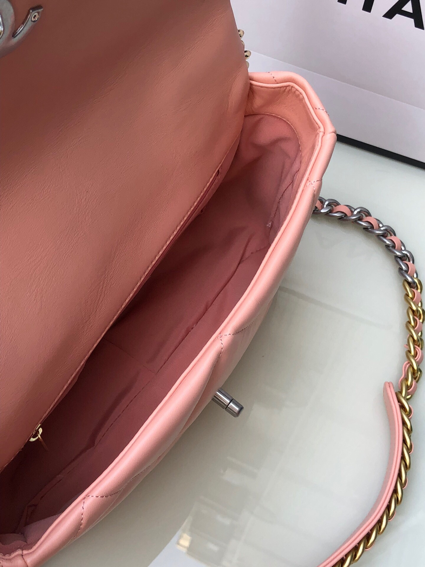 Ch**el 19 LARGE HANDBAG Shiny Leather, Gold-Tone, Silver-Tone & Ruthenium-Finish Metal Light Pink 7.8 × 11.7 × 3.9 in