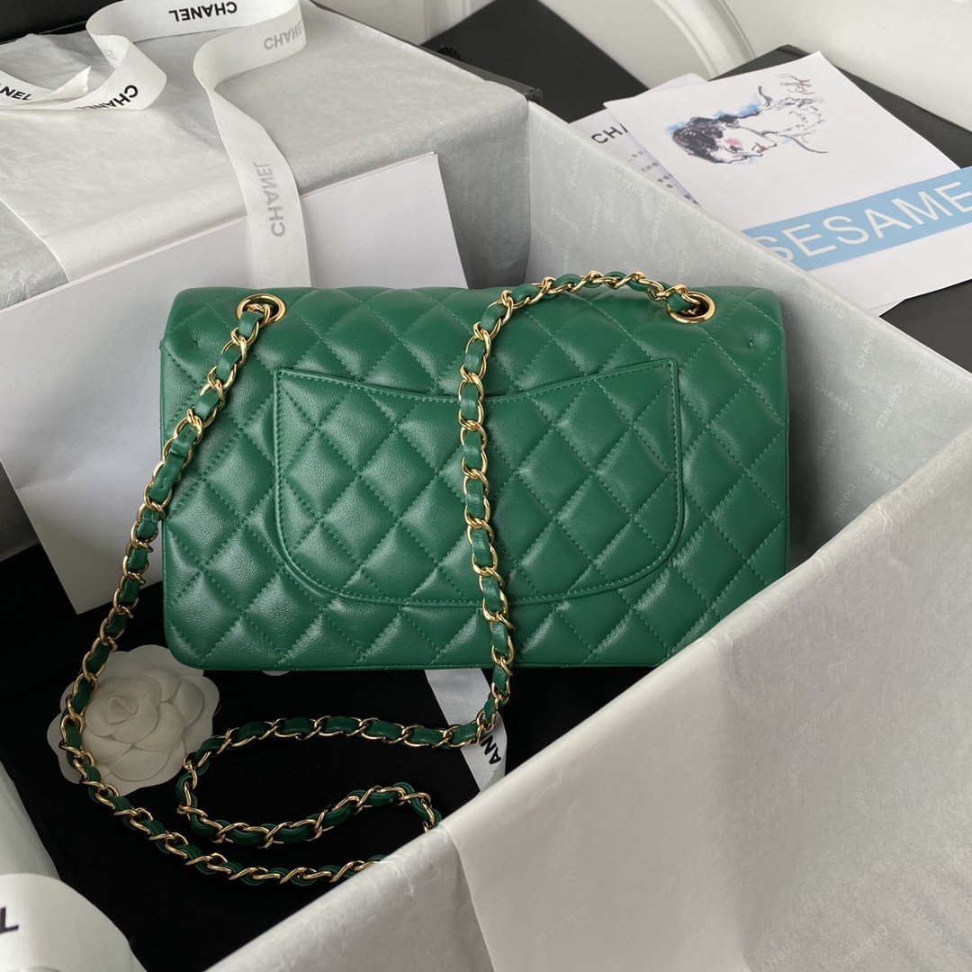 Ch**el CLASSIC HANDBAG GRAINED SHINY CALFSKIN & GOLD-TONE METAL GREEN 6 × 9.9 × 2.5 in