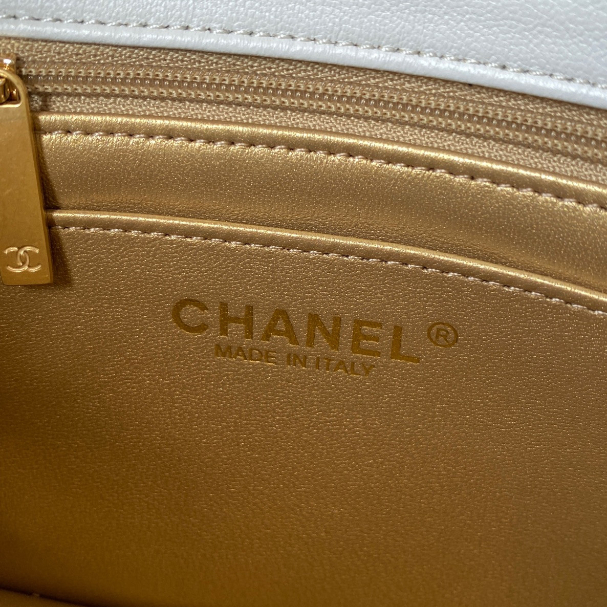 Ch**el MINI FLAP BAG SHINY CALFSKIN & Gold-Tone METAL WHITE 5.3 × 6.6 × 3.1 in