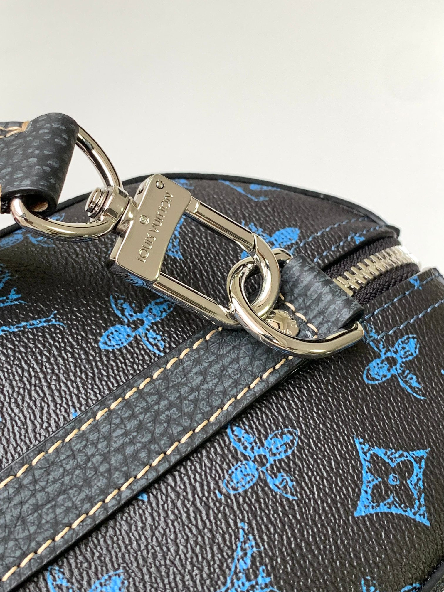 L0vis Vvtt0n Keepall Bandoulière 25 M46339 9.8 x 5.9 x 4.3 inches