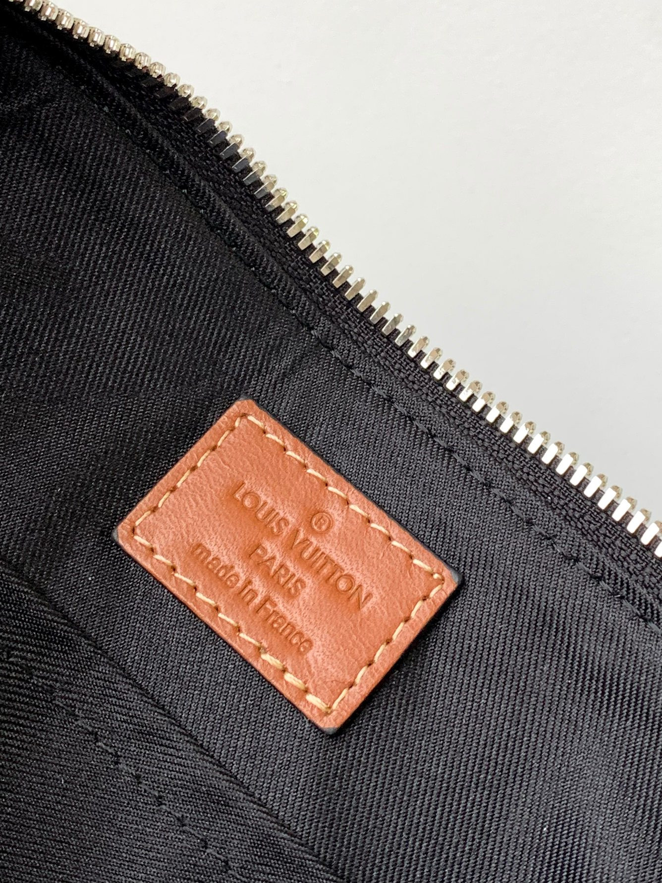 L0vis Vvtt0n Keepall Bandoulière 25 M46339 9.8 x 5.9 x 4.3 inches
