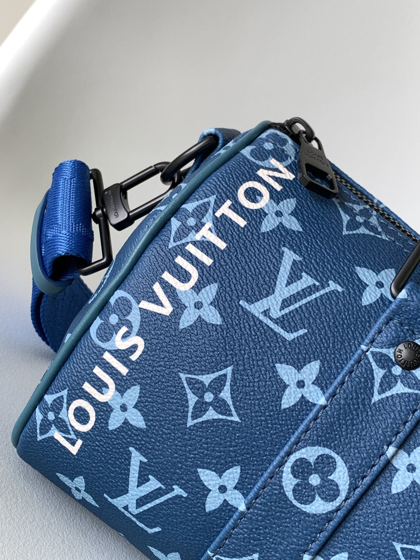 L0vis Vvtt0n Keepall Bandoulière 25 M46803 9.8 x 5.9 x 4.3 inches