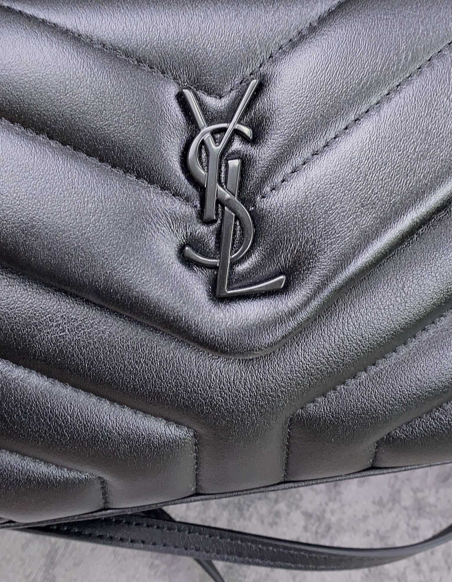 Y51 TOY LOULOU IN QUILTED LEATHER ALL BLACK 7.9 X 5.5 X 3 INCHES