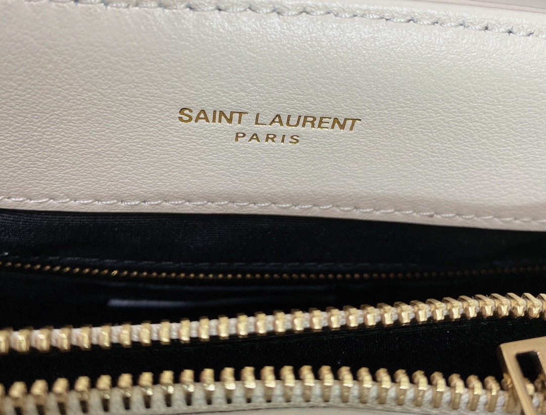 Y51 LOULOU MEDIUM IN QUILTED LEATHER BLANC VINTAGE 12.5 X 8.6 X 3.5 INCHES