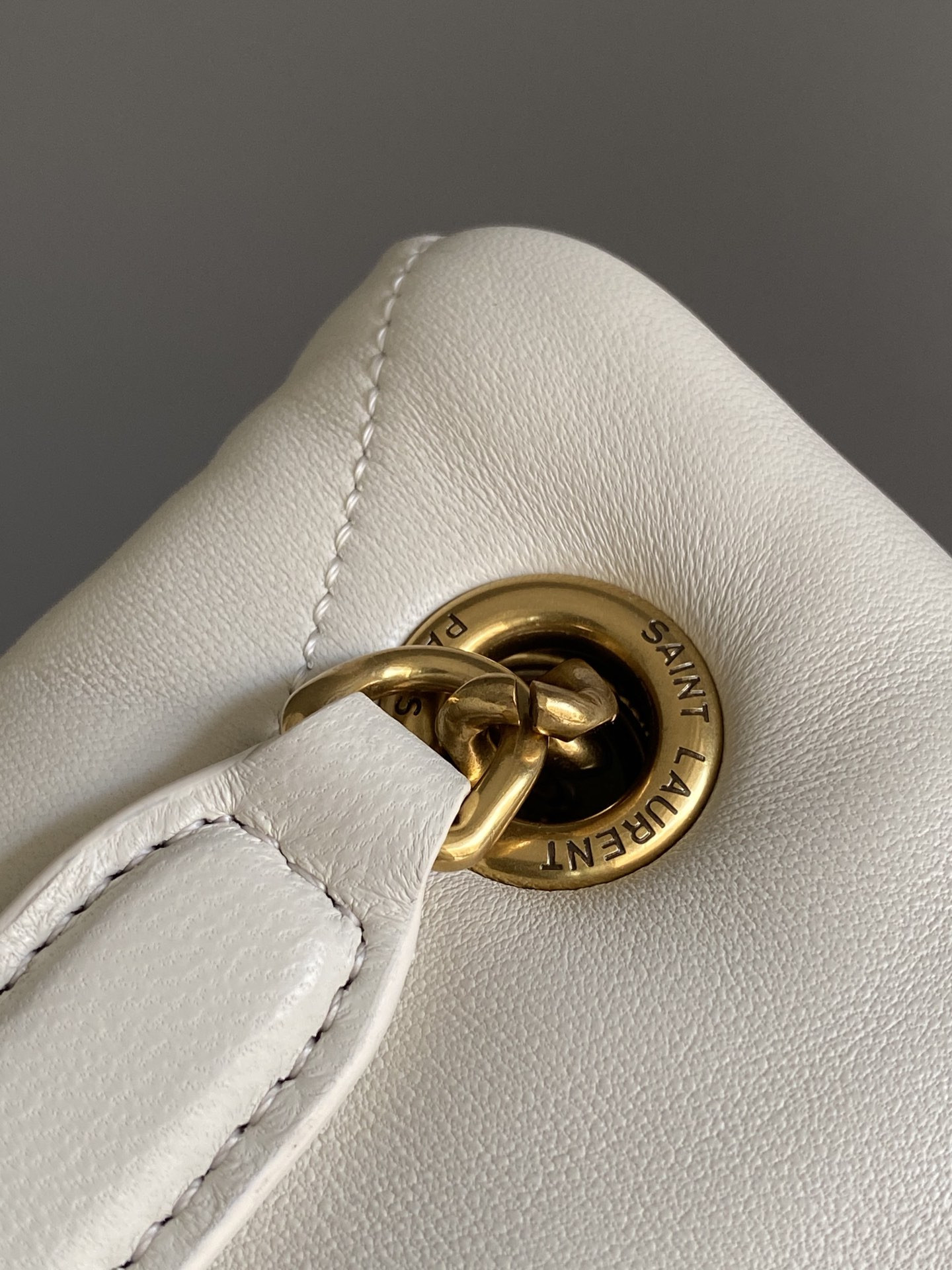 Y51 PUFFER MEDIUM IN NAPPA LEATHER WHITE 13.7 X 9 X 5.3 INCHES