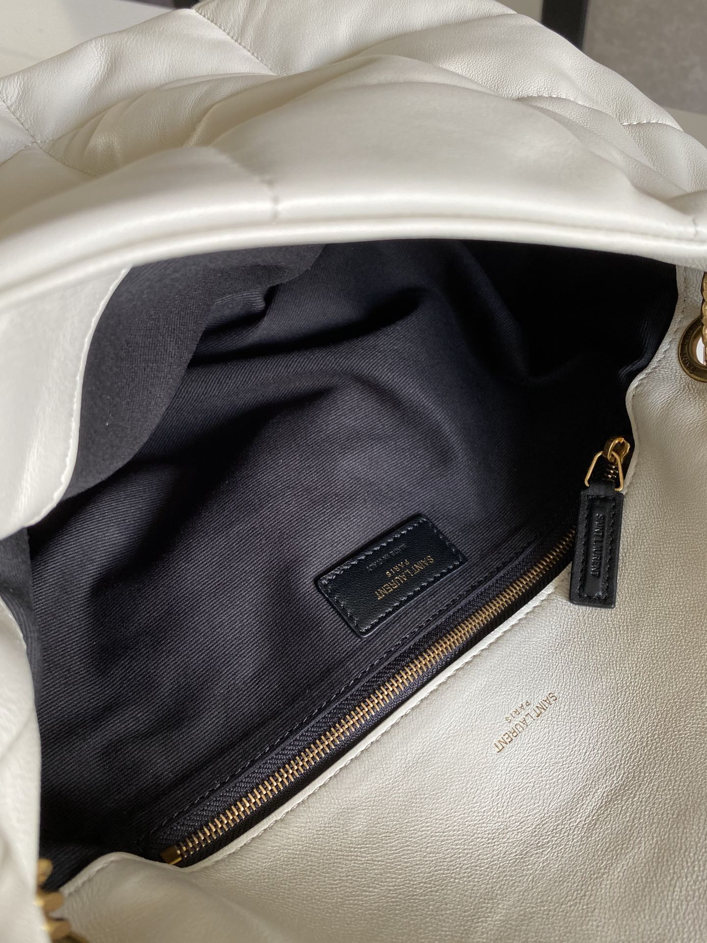 Y51 PUFFER MEDIUM IN NAPPA LEATHER WHITE 13.7 X 9 X 5.3 INCHES