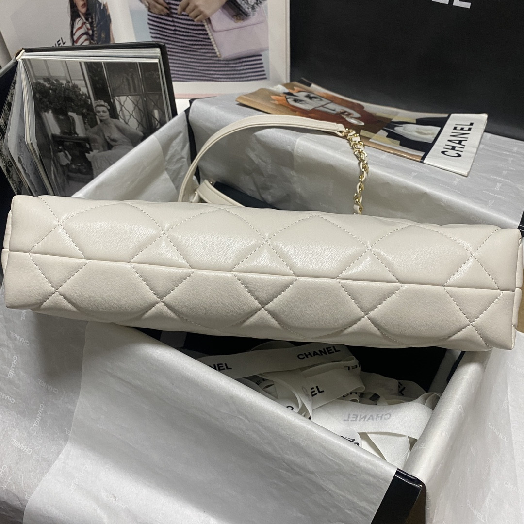 Ch**el Shiny Leather Large Shopper Tote White 33×21×7.5 cm