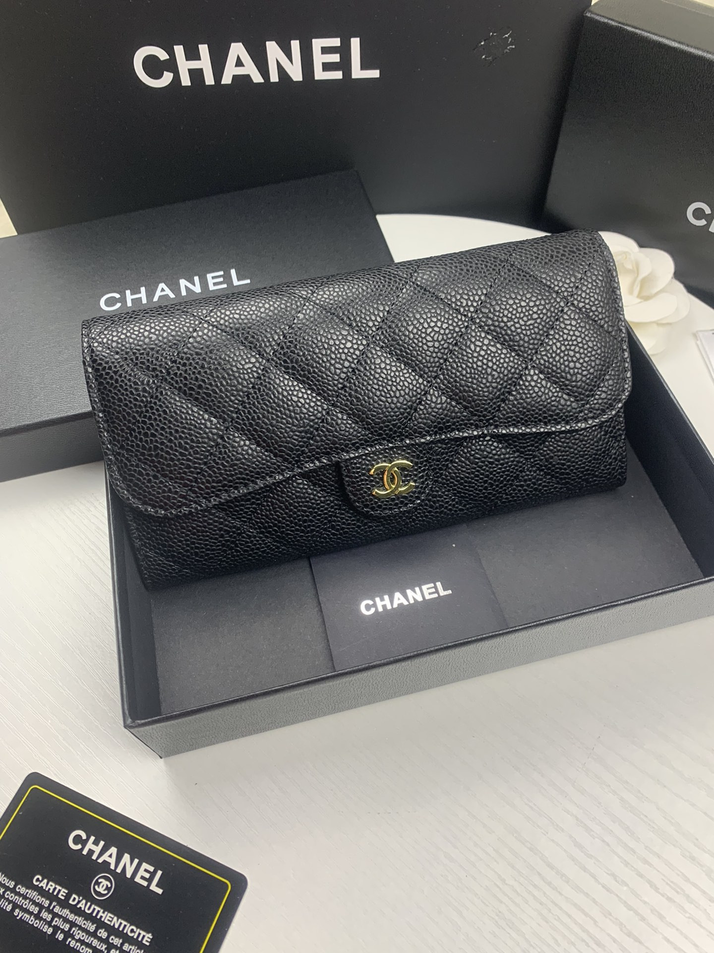 Ch**el FLAP WALLET GRAINED LEATHER BLACK GOLD 19.5 x10 cm