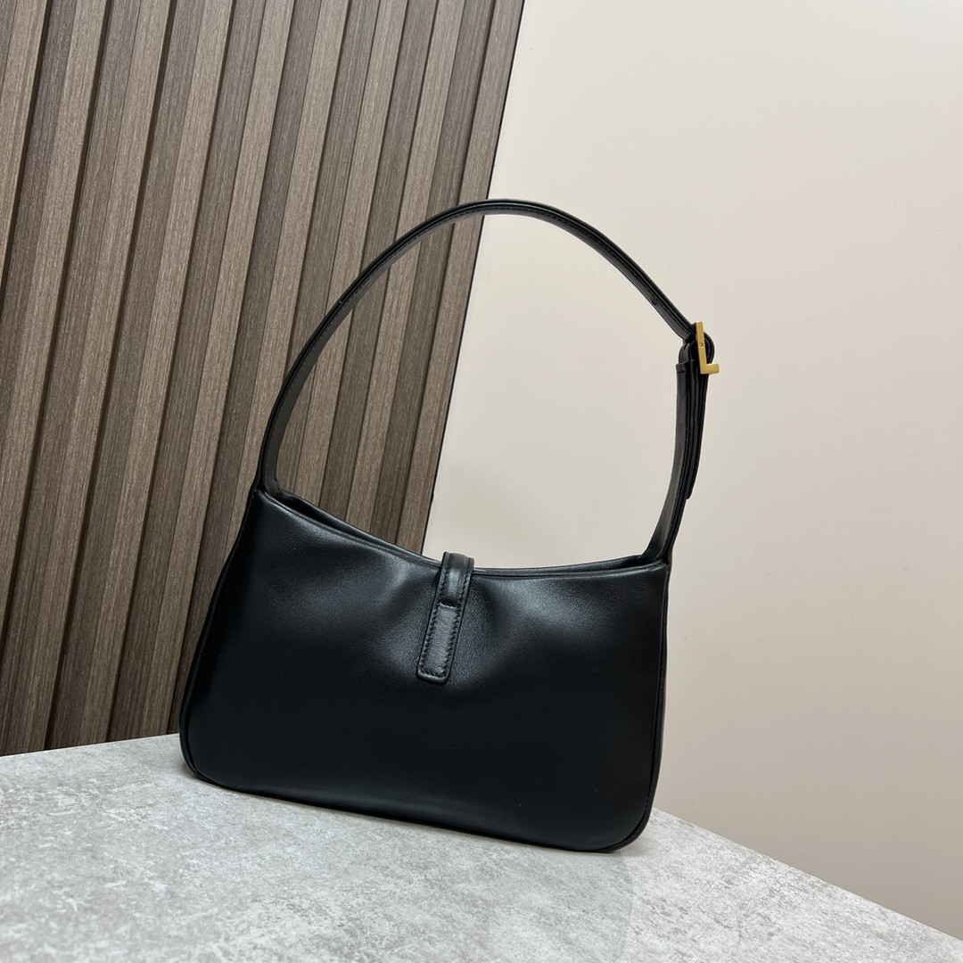 Y51 LE 5 À 7 IN SMOOTH LAMBSKIN black 9 X 6.3 X 2.5 INCHES