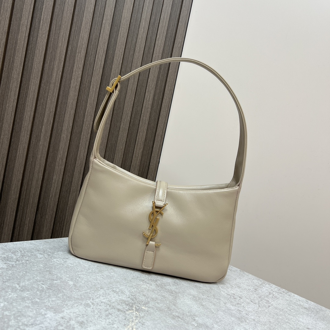 Y51 LE 5 À 7 IN SMOOTH LAMBSKIN white 9 X 6.3 X 2.5 INCHES