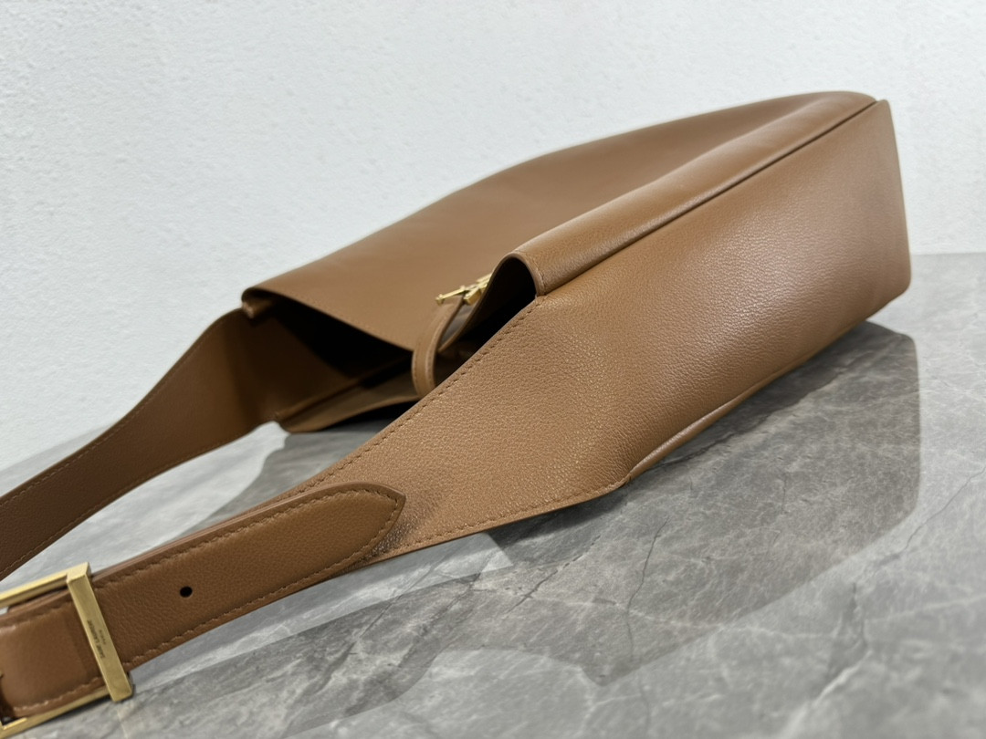 Y51 LE 5 À 7 S*pPLE LARGE IN SMOOTH LEATHER DUSTY GREY 11.8" X 11" X 4.3"