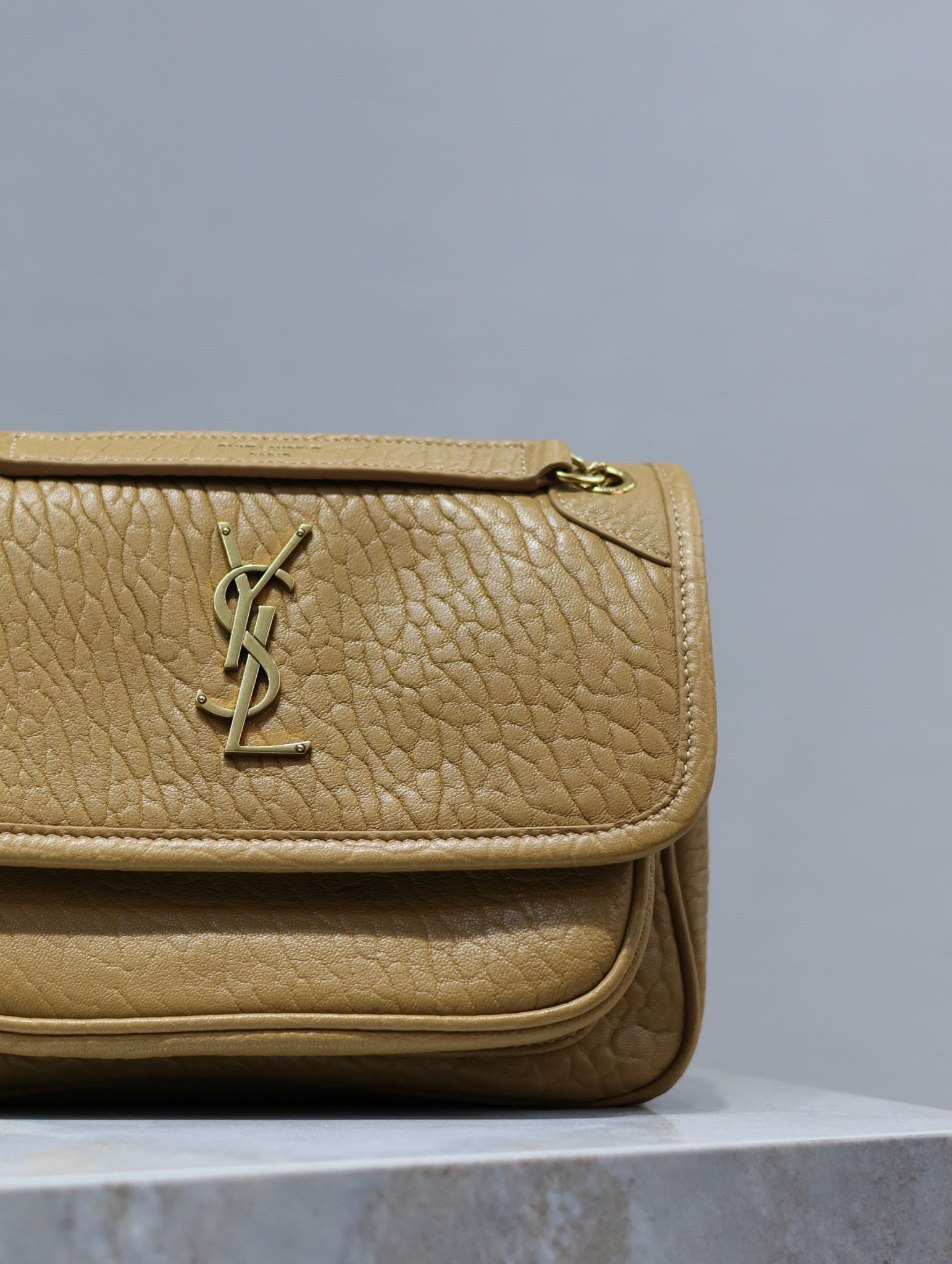 Y51 NIKI BABY IN VINTAGE LEATHER DARK CORK 8.2 X 6 X 2.9 INCHES