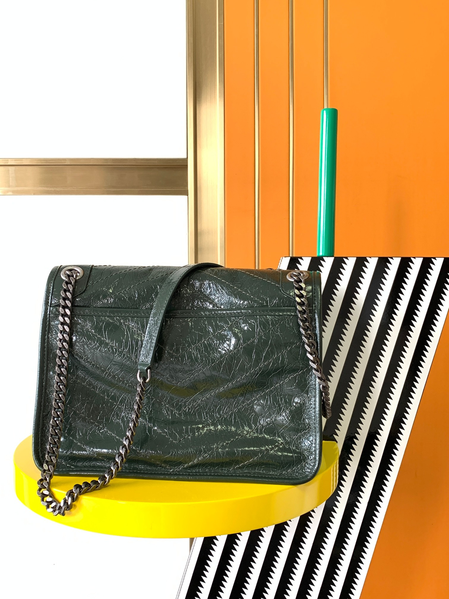 Y51 NIKI MEDIUM IN VINTAGE LEATHER dark green 11 X 7.8 X 3.3 INCHES