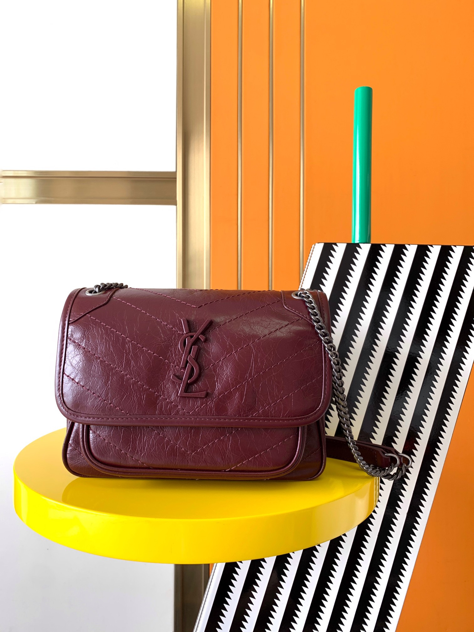 Y51 NIKI BABY IN VINTAGE LEATHER Claret 8.2 X 6 X 2.9 INCHES