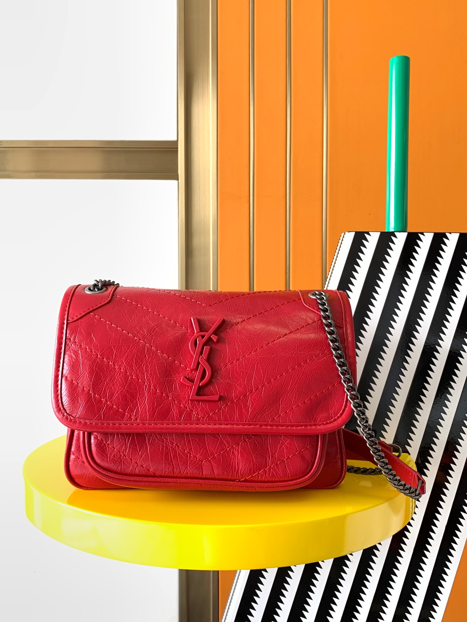 Y51 NIKI BABY IN VINTAGE LEATHER RED 8.2 X 6 X 2.9 INCHES