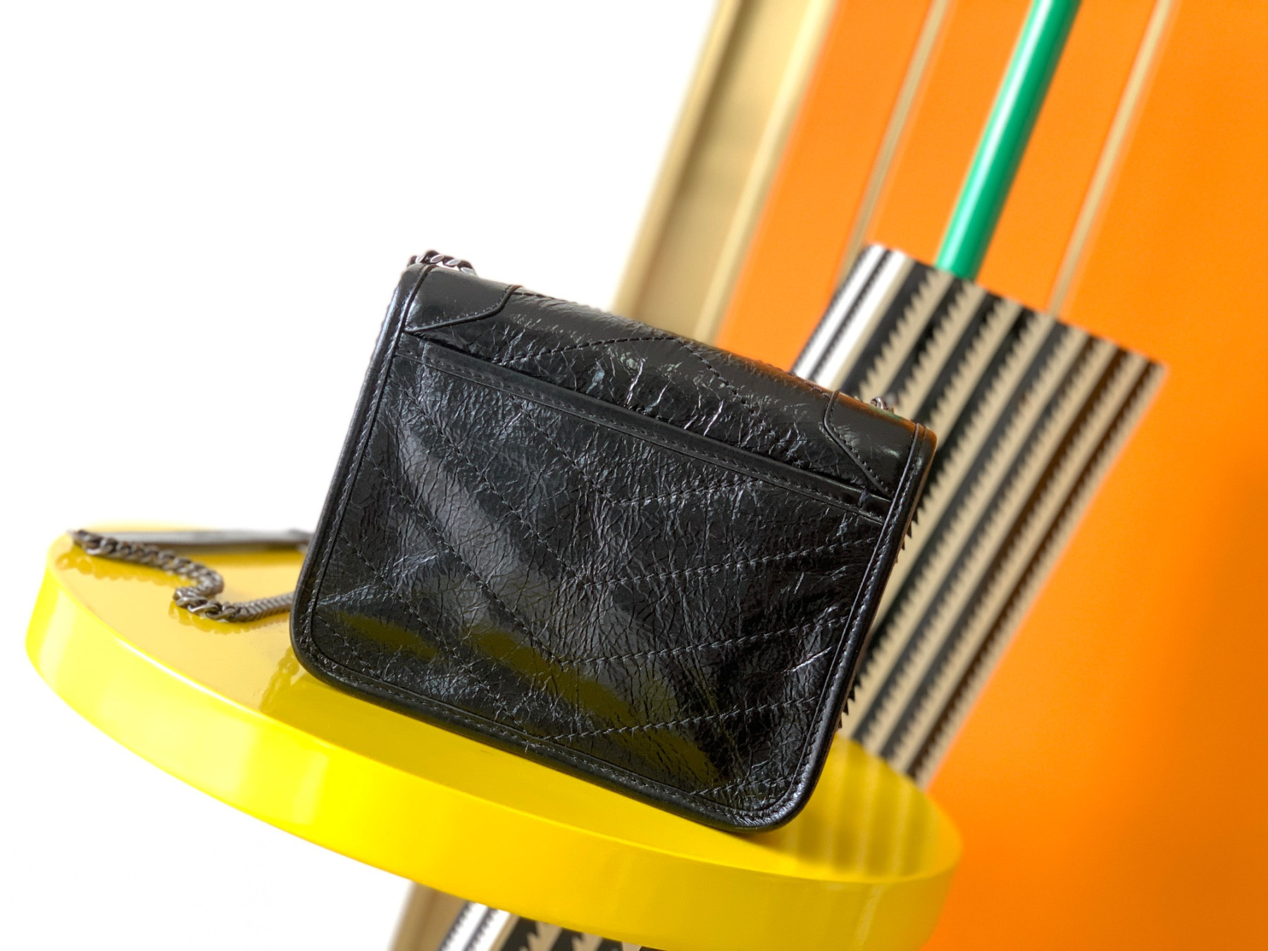 Y51 NIKI CHAIN WALLET IN SHINY LEATHER BLACK 19 x 15 x 6 CM