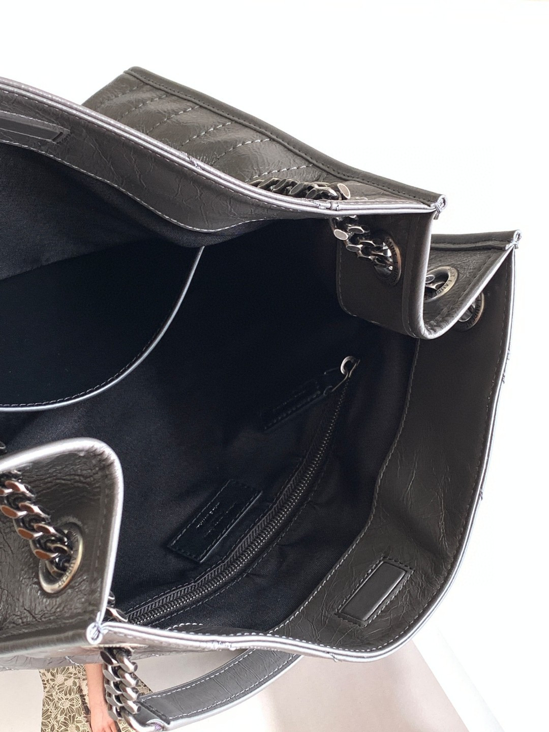 Y51 NIKI SHOPPING IN VINTAGE LEATHER GRAY 12.9 X 10.6 X 4.5 INCHES