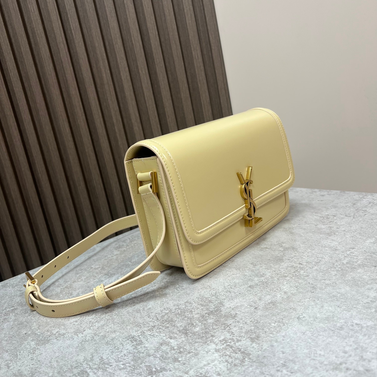 Y51 SOLFERINO MEDIUM SATCHEL IN BOX Sa1nt Lau*nt YELLOW 9.1 X 6.3 X 2.4 INCHES