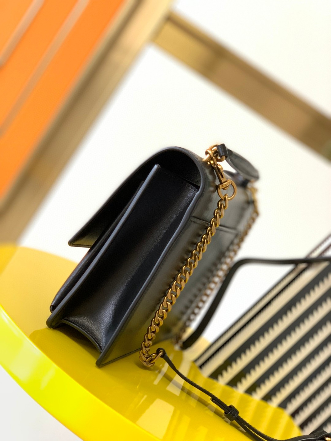 Y51 SUNSET LARGE IN SMOOTH LEATHER BLACK 10.6 X 7 X 3.1 INCHES