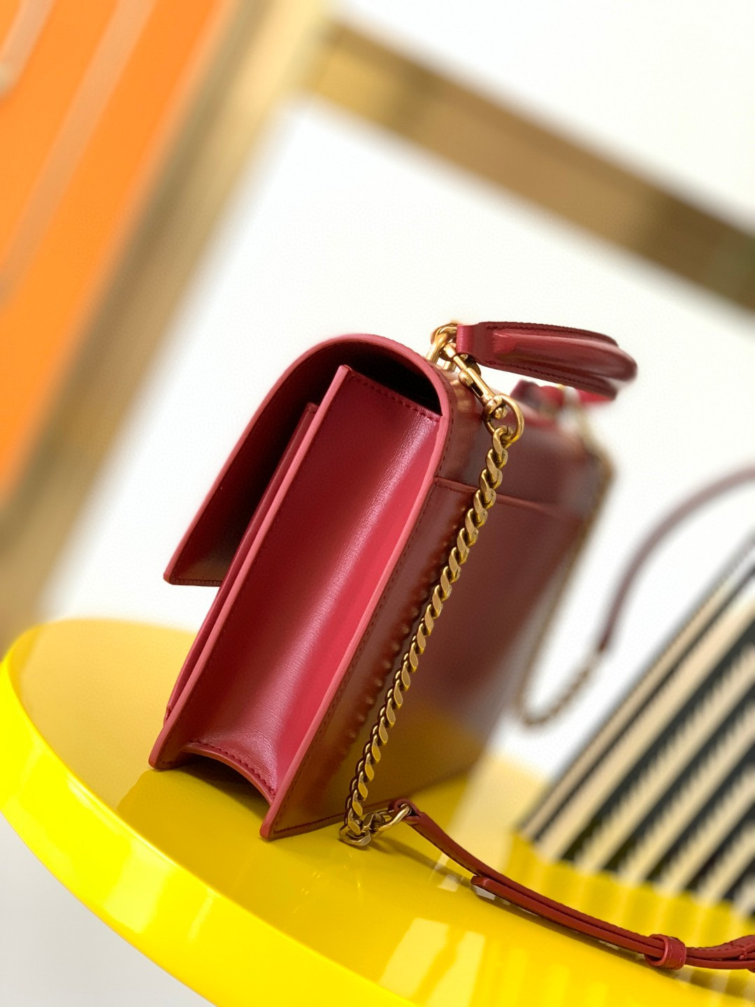 Y51 SUNSET LARGE IN SMOOTH LEATHER RED 10.6 X 7 X 3.1 INCHES